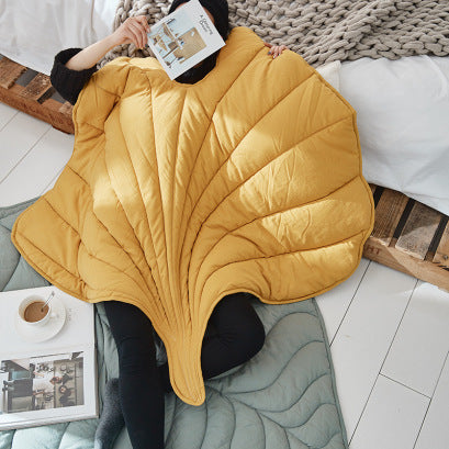 Leaf Shape Dog Blanket